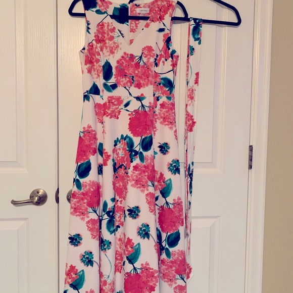 Calvin Klein Dress with pink hydrangeas print - Picture 2 of 10